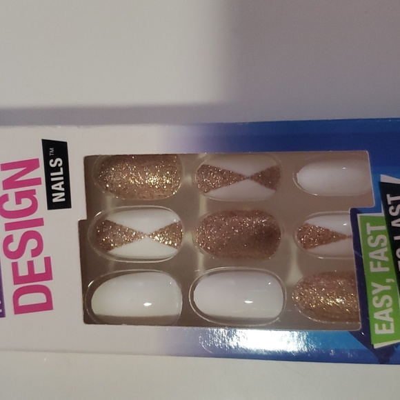 Nails - Picture 5 of 10